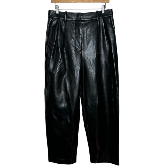 Aritzia | Wilfred Pleated Carrot Pant in Black Faux Leather 10 - Picture 3 of 9